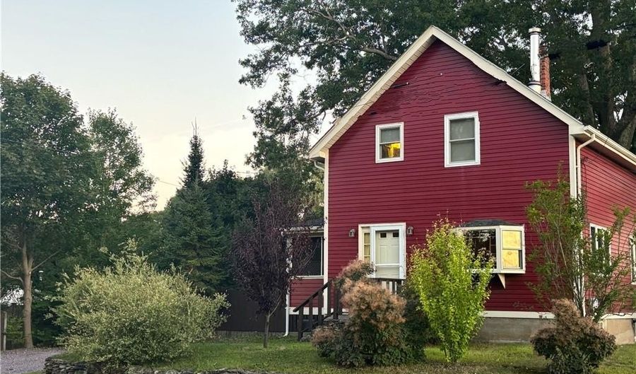 164 Bay Spring Ave, Barrington, RI 02806 - 2 Beds, 2 Bath