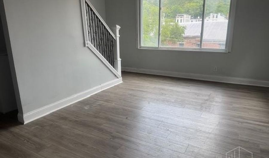 2101 Ohio Ave, Cincinnati, OH 45202 - 3 Beds, 2 Bath