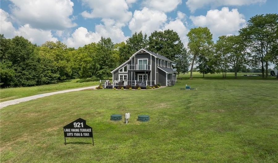 921 Lake Viking Ter, Altamont, MO 64640 - 3 Beds, 2 Bath