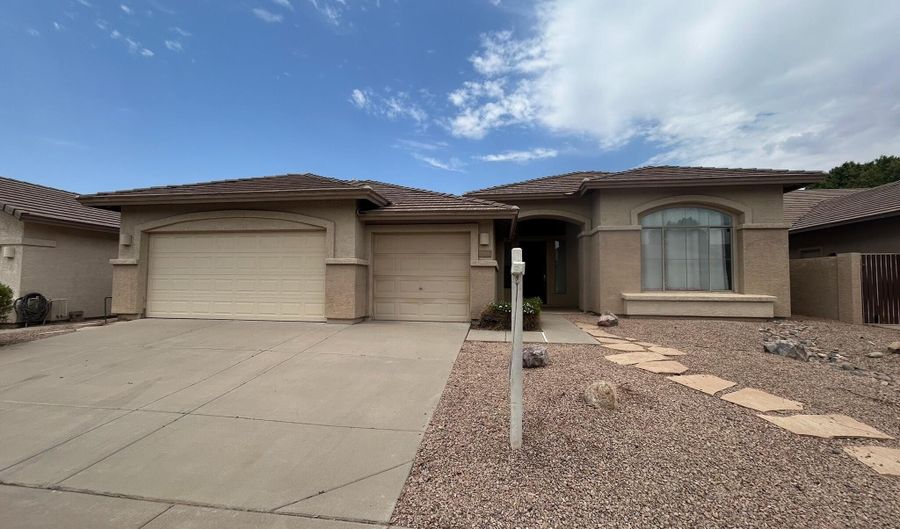 2376 W Shannon St, Chandler, AZ 85224 - 4 Beds, 3 Bath