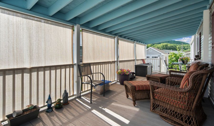 6 Susan St, Beacon Falls, CT 06403 - 2 Beds, 2 Bath