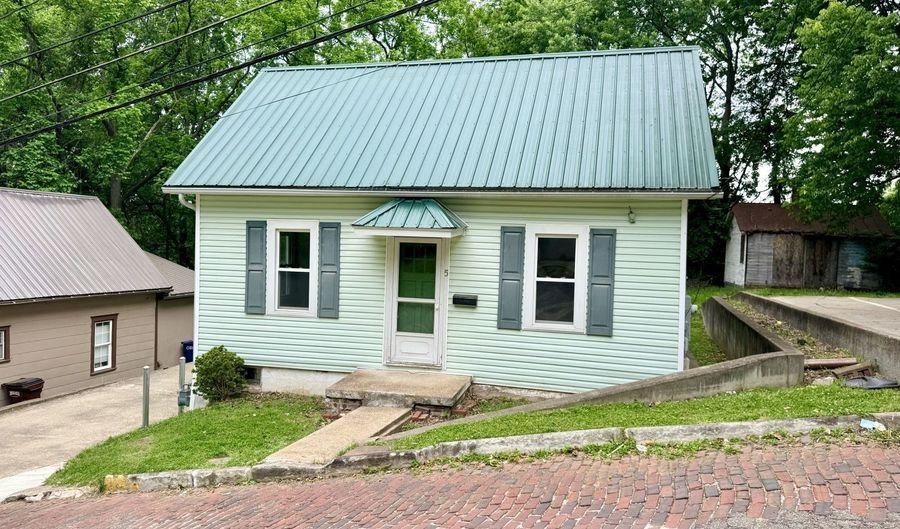 5 Smith St, Athens, OH 45701 - 3 Beds, 1 Bath