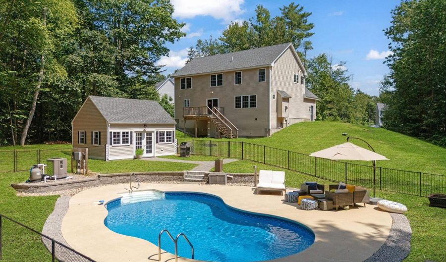 46 Isaac Foss Rd, Chester, NH 03036 - 4 Beds, 4 Bath