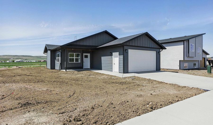 905 Bennington Dr, Box Elder, SD 57719 - 3 Beds, 2 Bath