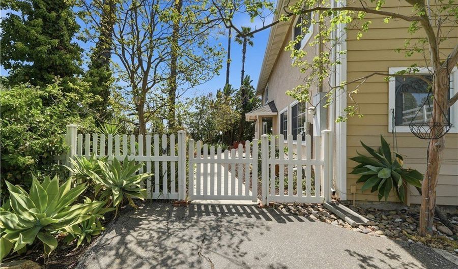 717 Porter Rd, Fallbrook, CA 92028 - 3 Beds, 3 Bath