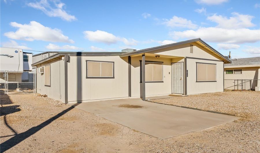 2012 Kingston Dr, Bullhead City, AZ 86442 - 3 Beds, 2 Bath