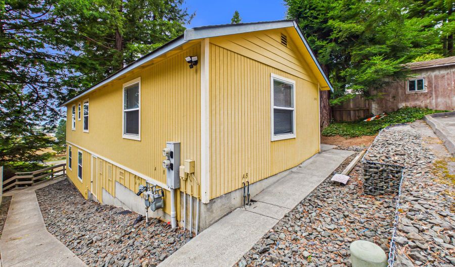 345 Evergreen Ave, Arcata, CA 95518 - 6 Beds, 6 Bath