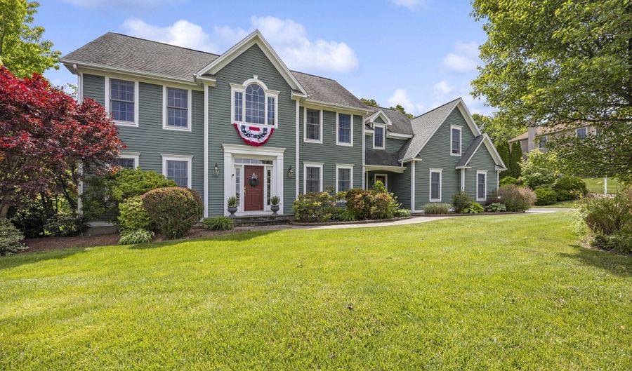 325 Westwood Rd, Bristol, CT 06010 - 4 Beds, 3 Bath