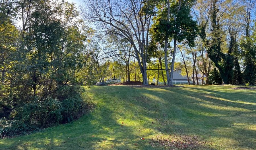 25162 Mid Rd, Batesville, IN 47006 - 3 Beds, 4 Bath