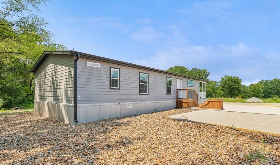 7368 NE BERWICK Dr 11, Ankeny, IA 50021 - 3 Beds, 2 Bath