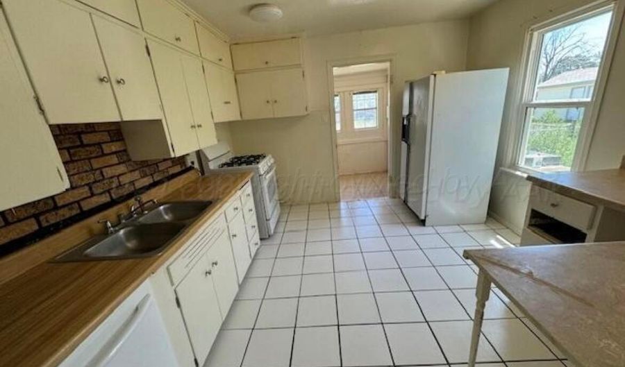 4233 SW 15TH Ave, Amarillo, TX 79106 - 2 Beds, 0 Bath