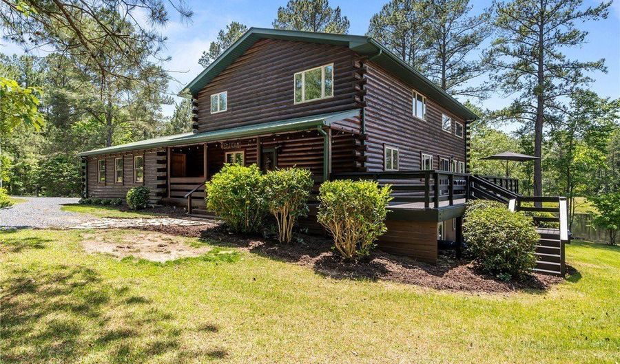 105 Lakewood Dr, Aberdeen, NC 28315 - 4 Beds, 3 Bath