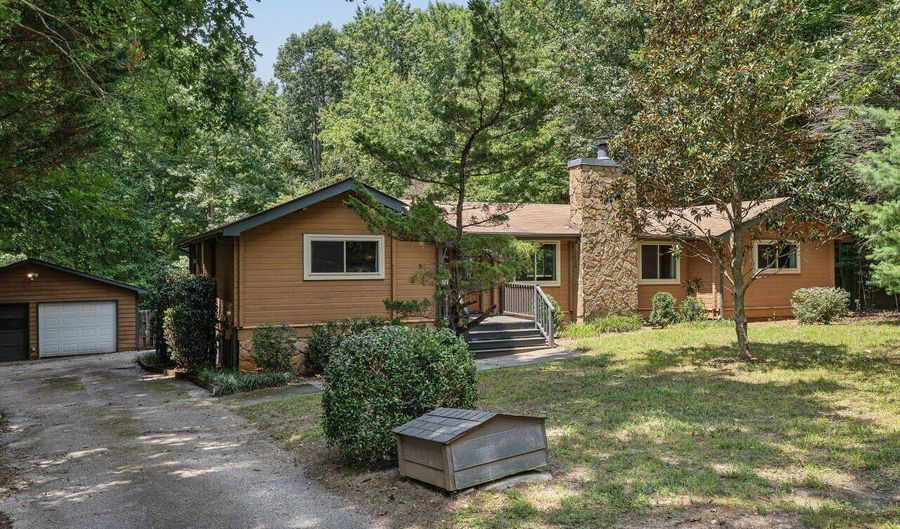 4704 Meadow Lake Dr, Apex, NC 27539 - 3 Beds, 2 Bath