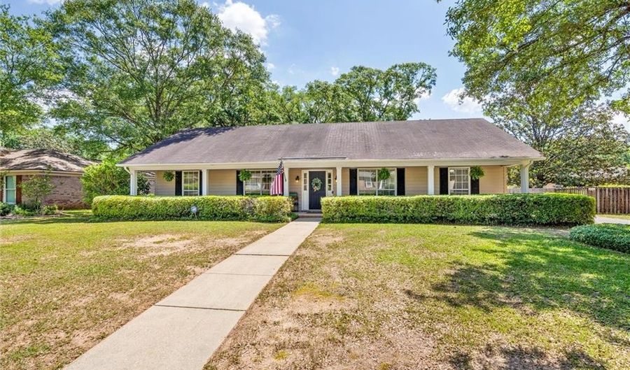 1817 Timberly Rd E, Mobile, AL 36609 - 4 Beds, 2 Bath