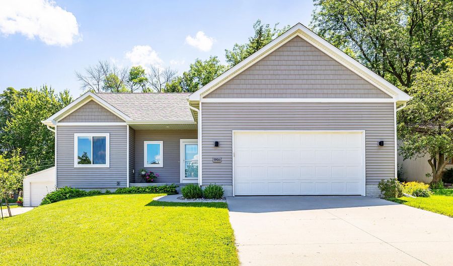 1906 Duff Ave, Ames, IA 50010 - 3 Beds, 2 Bath