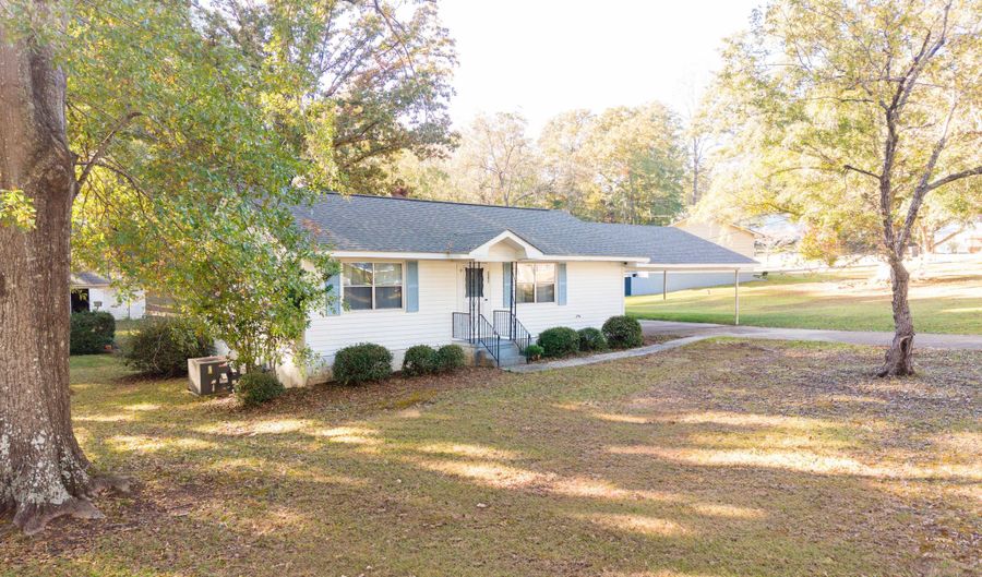 810 Forrest Rd, Alexander City, AL 35010 - 2 Beds, 1 Bath