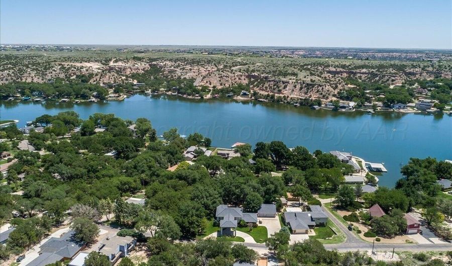522 S SHORE Dr, Amarillo, TX 79118 - 3 Beds, 3 Bath