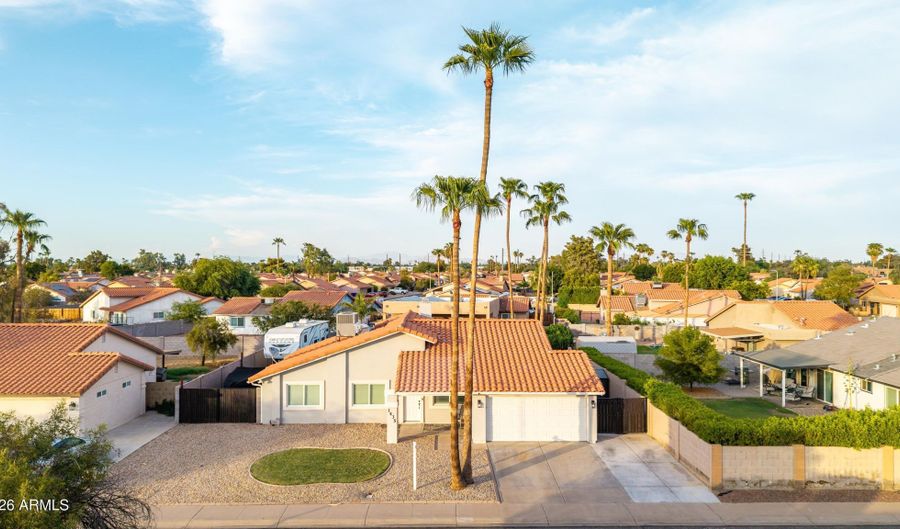 1435 N TAMARISK Dr, Chandler, AZ 85224 - 4 Beds, 2 Bath
