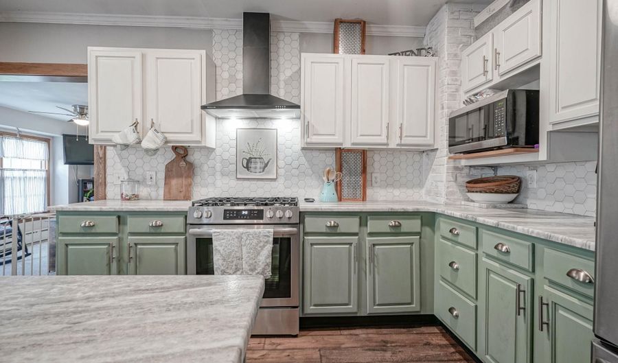 218 WALNUT St, Audubon, NJ 08106 - 3 Beds, 2 Bath