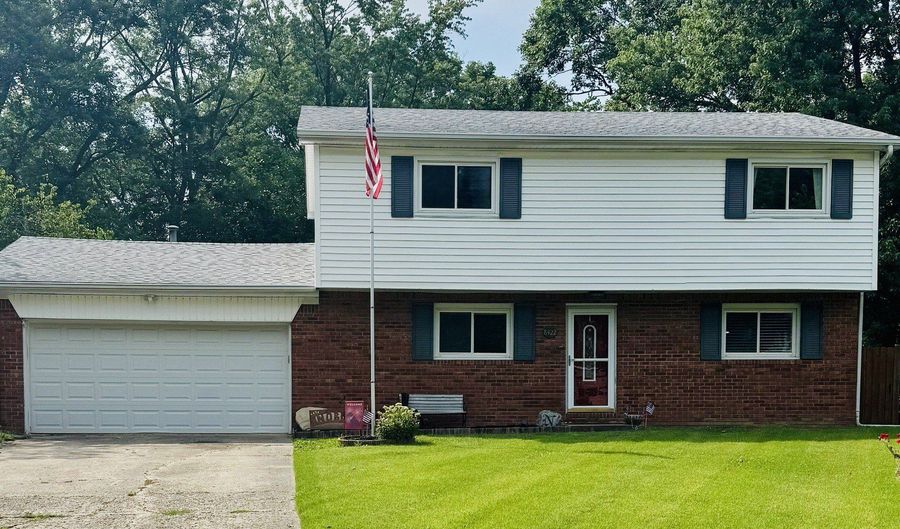 8422 Kankakee Ct, Indianapolis, IN 46217 - 4 Beds, 3 Bath