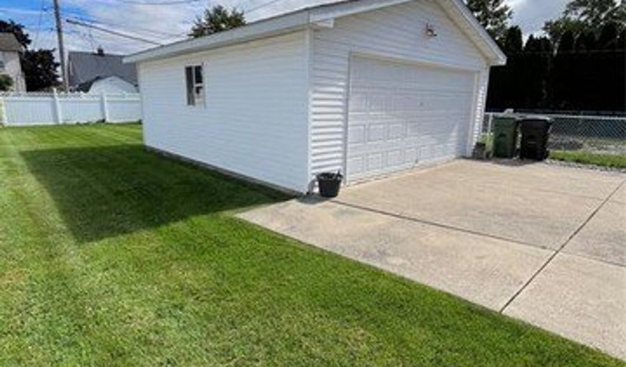 15942 Anne Ave, Allen Park, MI 48101 - 3 Beds, 2 Bath