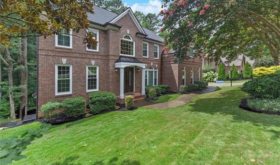 5035 Towne Lake Hls N, Woodstock, GA 30189 - 5 Beds, 5 Bath