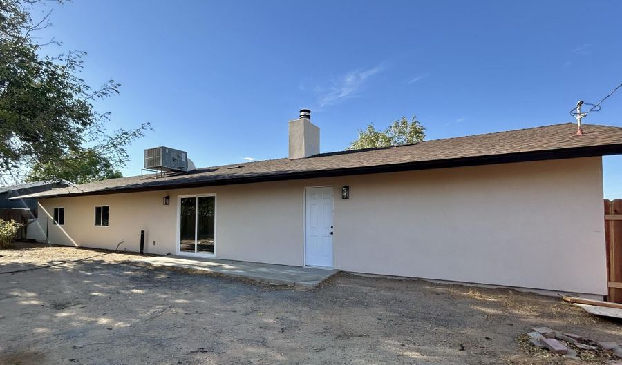 9312 California City Blvd, California City, CA 93505 - 3 Beds, 2 Bath