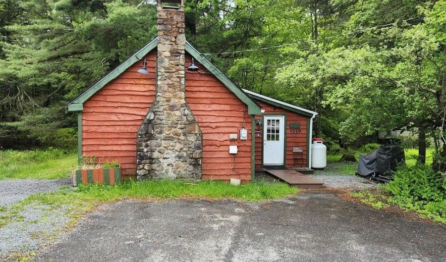 5219 Route 115, Blakeslee, PA 18610 - 5 Beds, 4 Bath