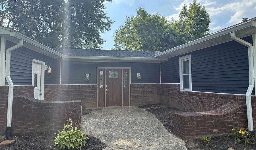 608 Indiana St, Bicknell, IN 47512 - 3 Beds, 2 Bath