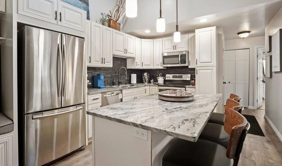 1061 W BEAVER CREEK Blvd F203, Avon, CO 81620 - 2 Beds, 2 Bath
