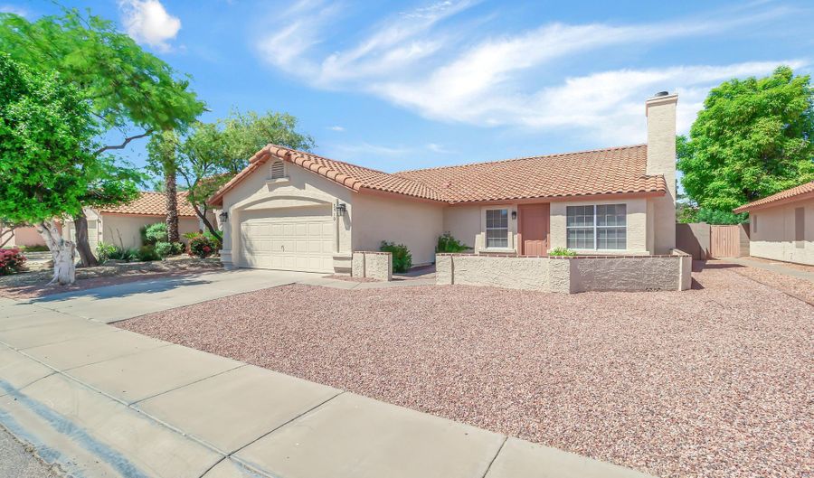 5910 W COMMONWEALTH Ave, Chandler, AZ 85226 - 3 Beds, 2 Bath