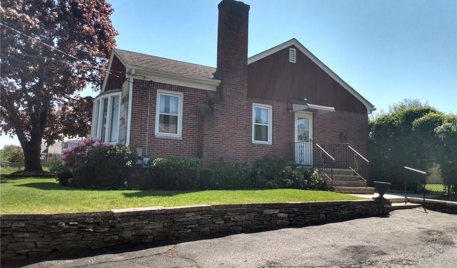 13 Winfield Rd, Johnston, RI 02919 - 3 Beds, 2 Bath