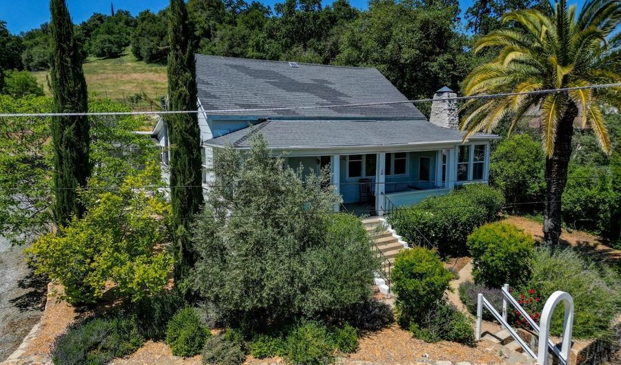 1526 Finnegan Ln, Angels Camp, CA 95222 - 3 Beds, 3 Bath