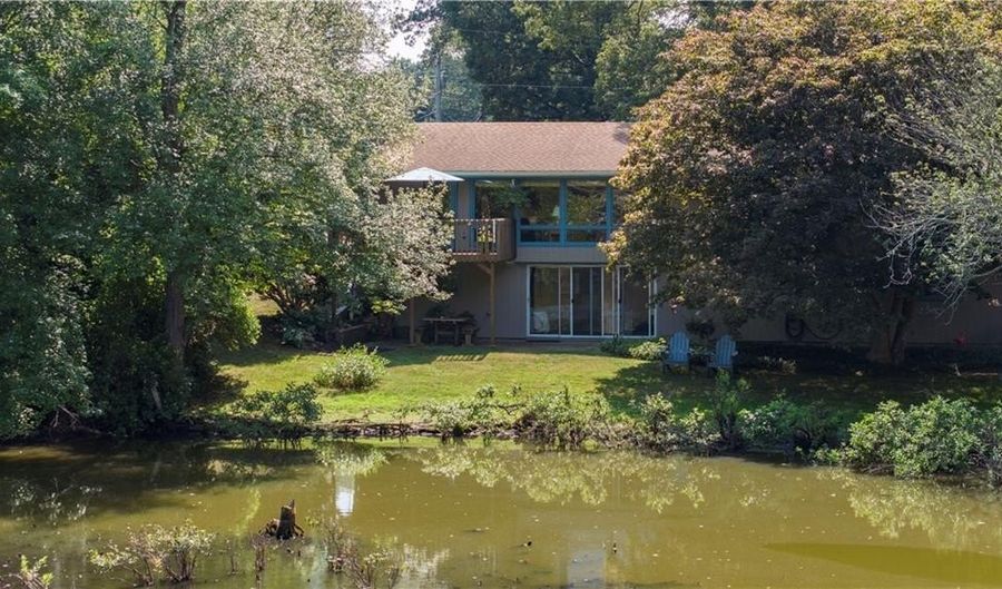 11 Guzeika Rd, North Kingstown, RI 02852 - 3 Beds, 3 Bath