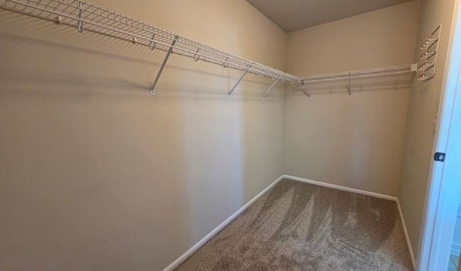 1513 SUNNY Hl, Cheyenne, WY 82001 - 4 Beds, 4 Bath