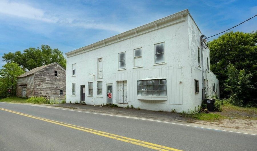 281 Chapman Dr, Amsterdam, NY 12010 - 0 Beds, 3 Bath