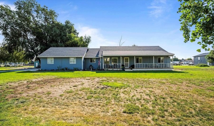 42803 E Ridge Crest Dr, Benton City, WA 99320 - 3 Beds, 2 Bath