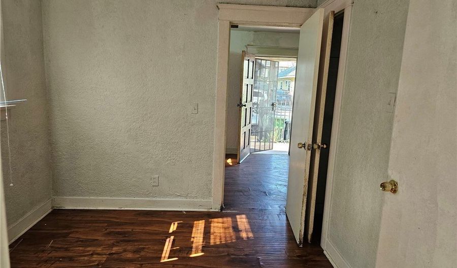 224 N Bixel, Los Angeles, CA 90026 - 2 Beds, 1 Bath