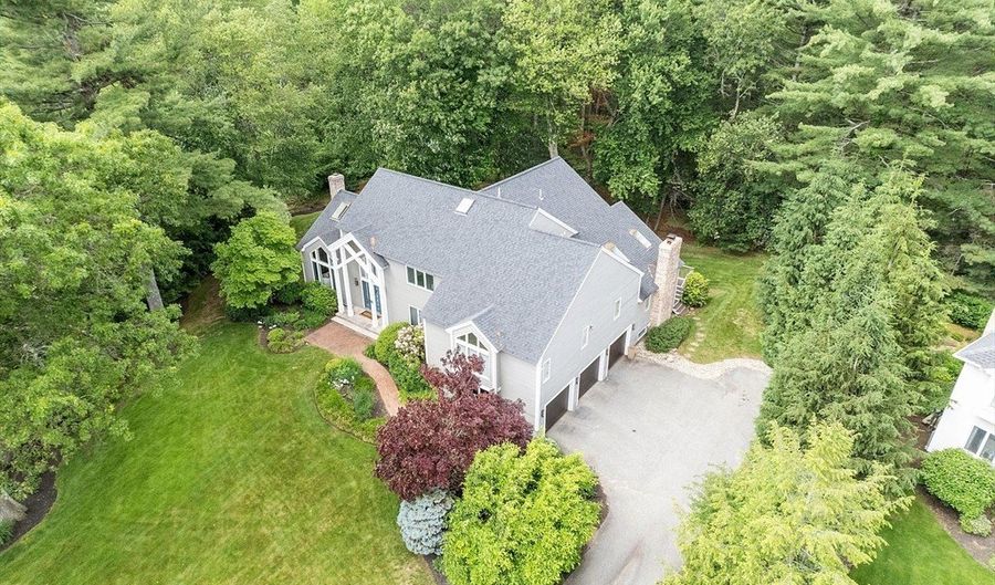 20 Carter Ln, Andover, MA 01810 - 4 Beds, 5 Bath