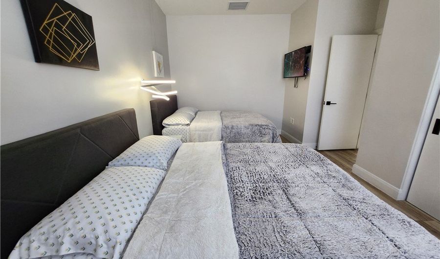 1626 Phillips Ave, Las Vegas, NV 89104 - 2 Beds, 2 Bath