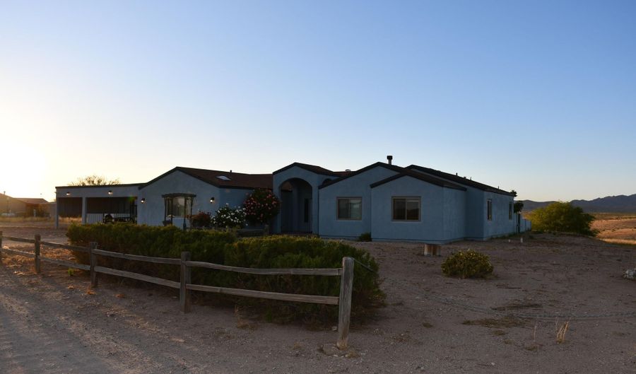 3298 W MONTE VISTA Trl, Benson, AZ 85602 - 5 Beds, 3 Bath