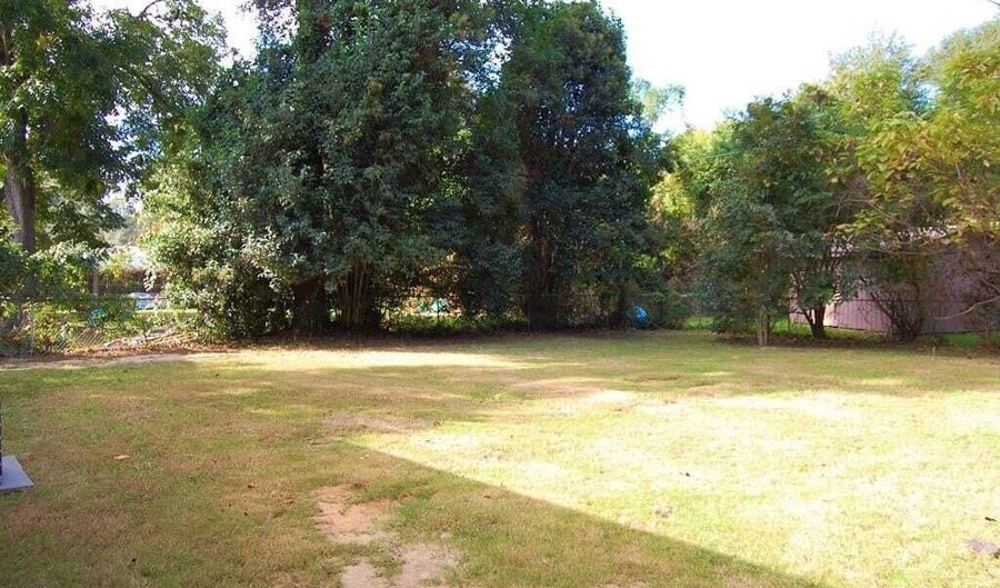 111 Smallridge St, Aiken, SC 29803 - 3 Beds, 1 Bath