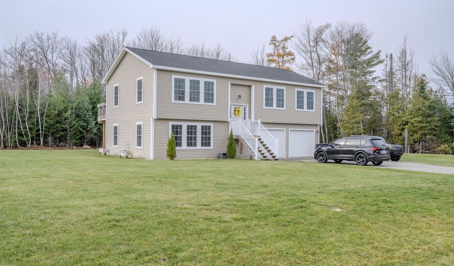 19 Magnolia Hill Rd, Bangor, ME 04401 - 3 Beds, 3 Bath