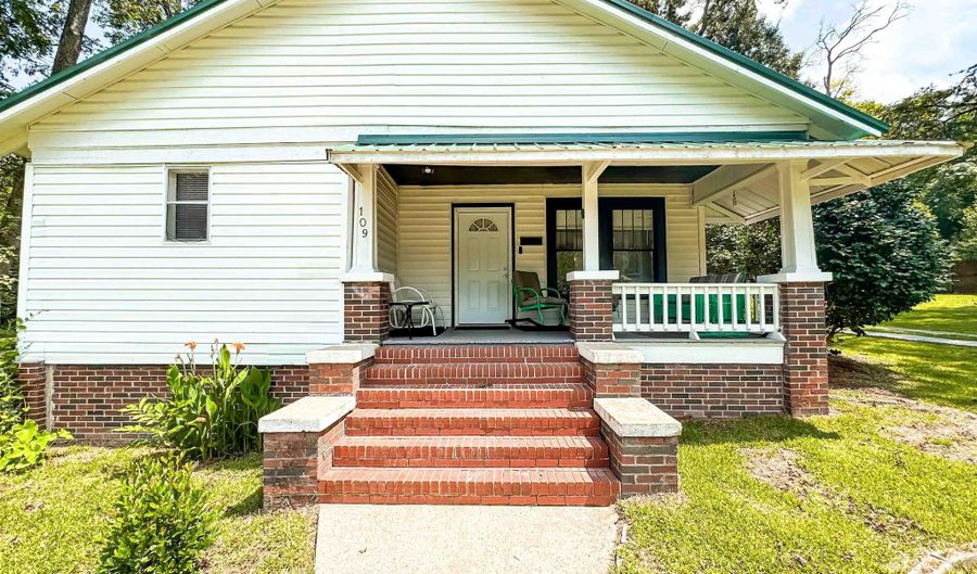 109 BLUE MOUNTAIN Rd, Anniston, AL 36201 - 4 Beds, 2 Bath