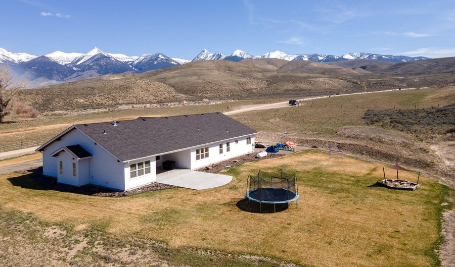 53 Black Hawk Dr, Carmen, ID 83462 - 5 Beds, 5 Bath
