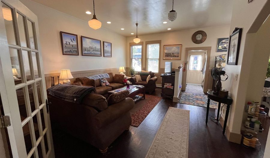 407 5TH Ave, Fairbanks, AK 99701 - 1 Beds, 1 Bath