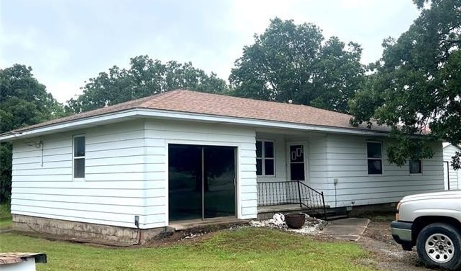 1520 N 4 Corners Rd, McAlester, OK 74501 - 3 Beds, 1 Bath