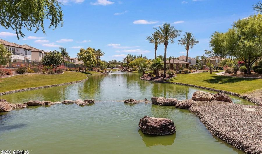 931 E CANYON Way, Chandler, AZ 85249 - 5 Beds, 3 Bath