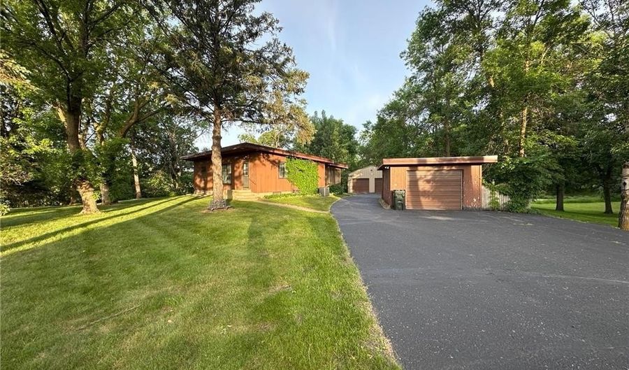 1402 N Mckay Ave NE, Alexandria, MN 56308 - 4 Beds, 2 Bath
