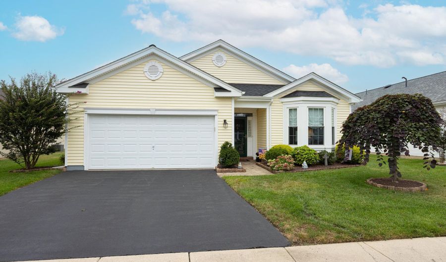 103 Minuteman Cir, Allentown, NJ 08501 - 2 Beds, 2 Bath